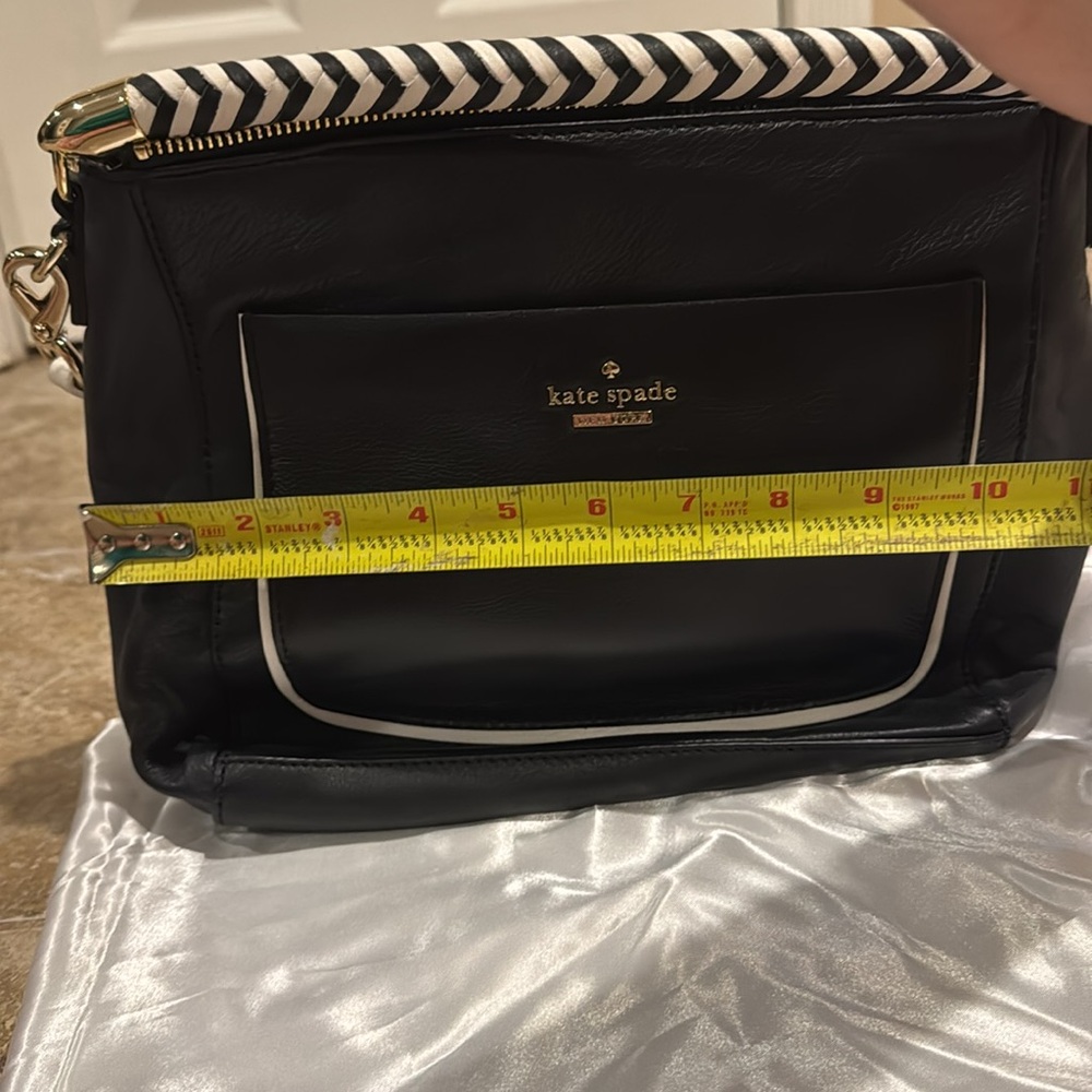 Kate Spade Black and White Crossbody or Hand Bag. Never used! - Picture 8 of 9